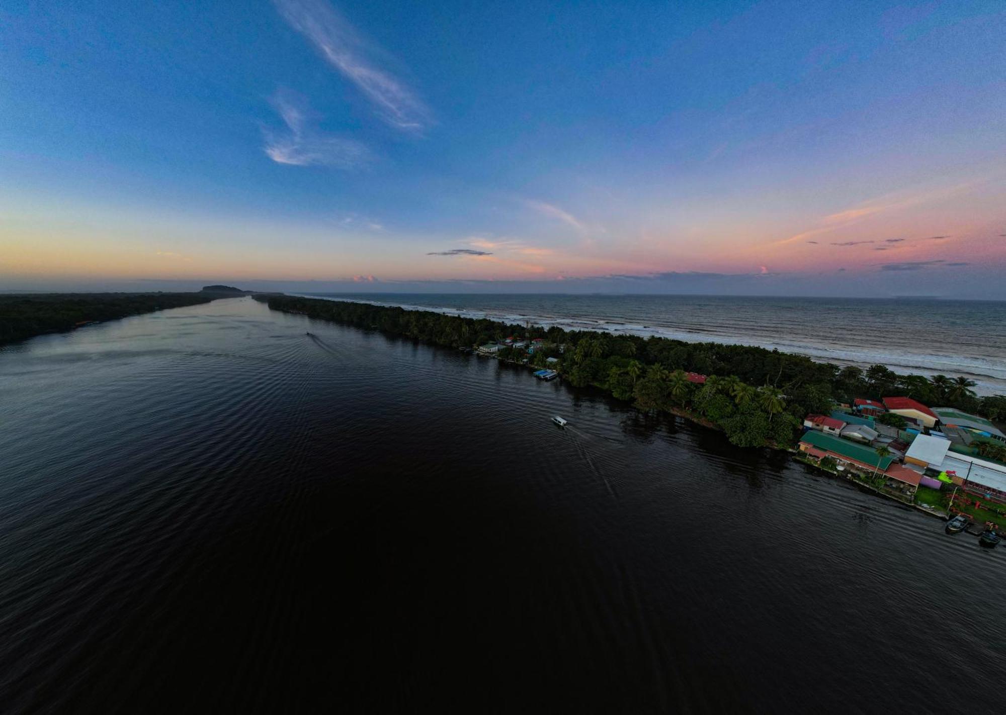 Hotel Tortuguero7 Lake View Esterno foto